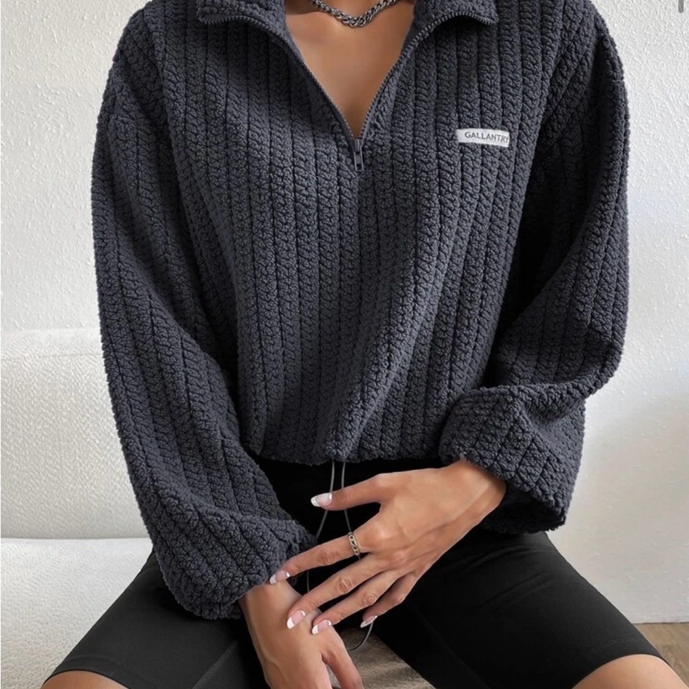 SHEIN EZwear Letter Patched Quarter Zip Drop Shoulder Sweatshirt